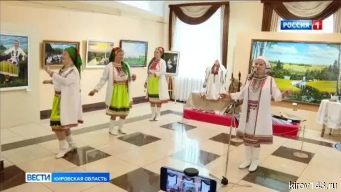В библиотеке имени Герцена организовали выставку, посвященную марийским традициям.