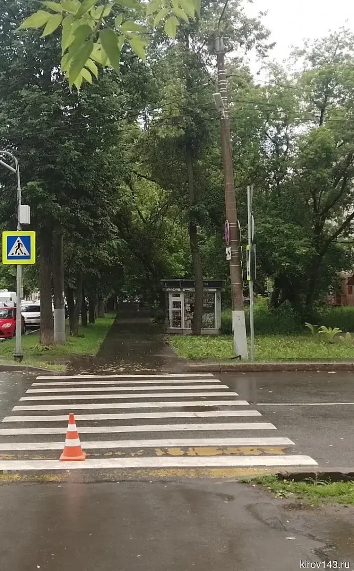 In Kirov, a driver hit an elderly woman and fled.