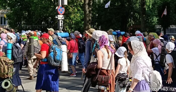 Участники Великорецкого крестного шествия прибыли обратно в Киров (фото)