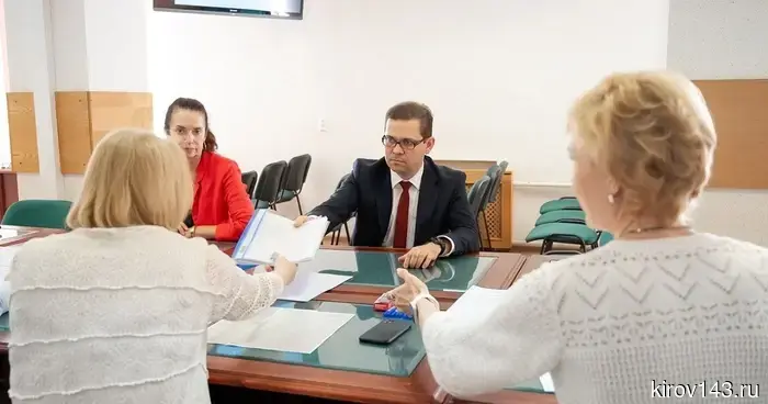 Борис Веснин представил документы для выдвижения в кандидаты на пост депутата Государственной Думы.