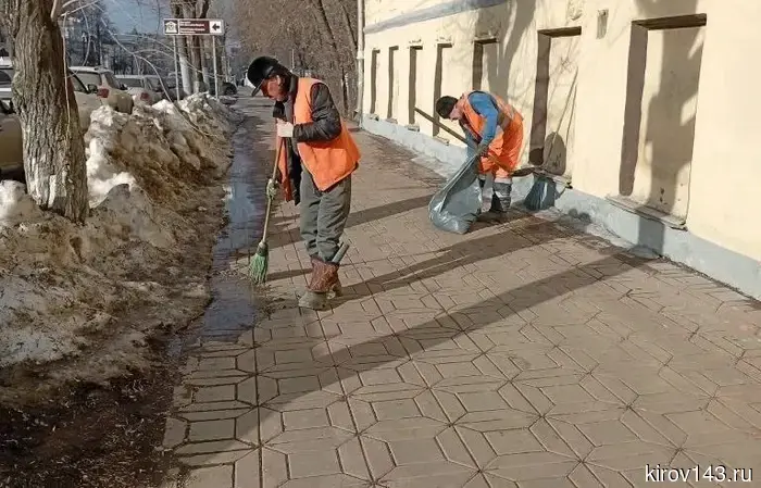 Прошлой ночью с улиц Кирова вывезли 38 куб. м мусора