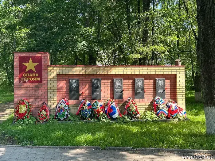 "Vietnamese flag" and rap: the Victory Memorial in Yaranse was rated by a military historian