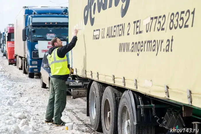 Heavy trucks will be banned from driving on Kirov roads