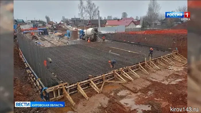 В Нововятске продолжаются работы по возведению тоннеля под Транссибирской магистралью.