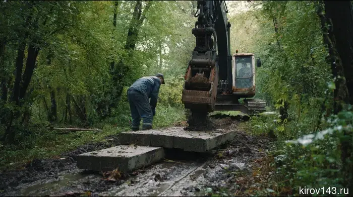 В Мурашинском районе мужчина похитил 12 бетонных плит с лесной дороги.