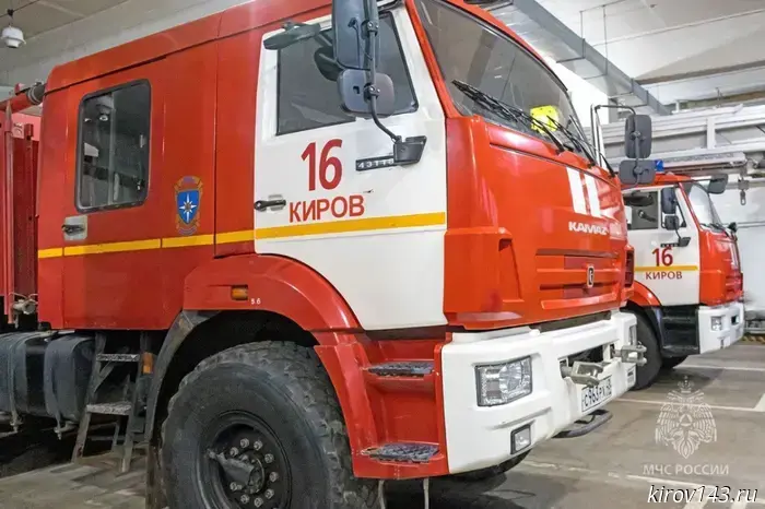 105-square-meter fire: a house with outbuildings caught fire in the Afanasyevsky District.