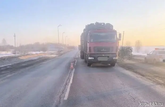 После аварии с грузовиком в Яранском районе помощь потребовалась двум женщинам в возрасте 44 и 68 лет.