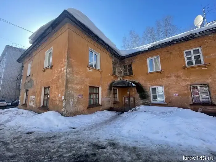 «Крысы проскребли пол и обитают с нами»: СПРАВЕДЛИВАЯ РОССИЯ содействует кировчанке в достижении обещанного много лет назад расселения из ветхого жилья.