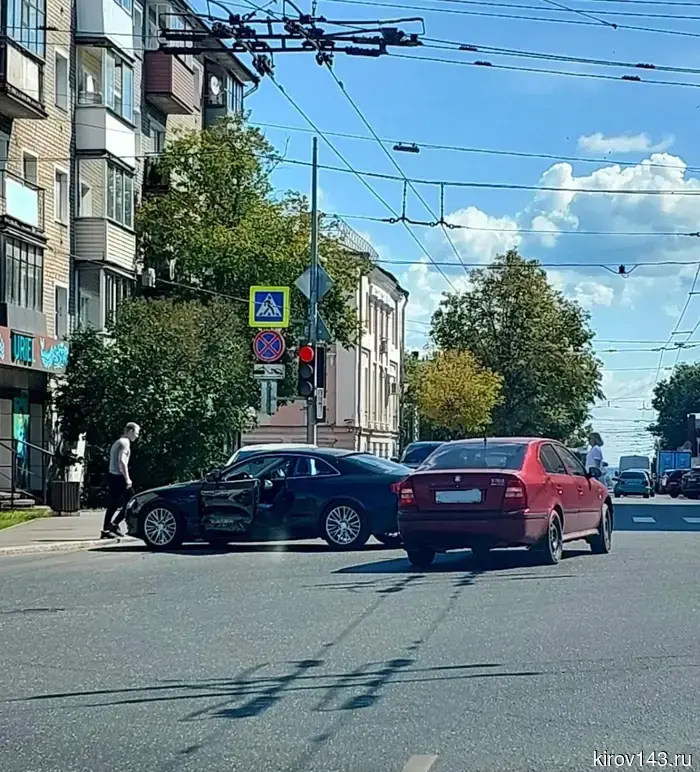 At the intersection of Vladimirskaya and Preobrazhenskaya, two cars "collided."