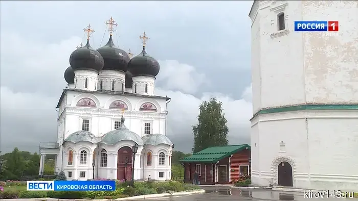 В храмах в День Крещения Руси раздался звук колоколов.