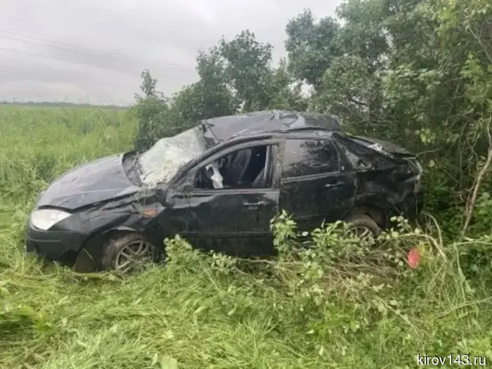 В Уржумском районе неудачный маневр бесправницы привел к ДТП с пострадавшими