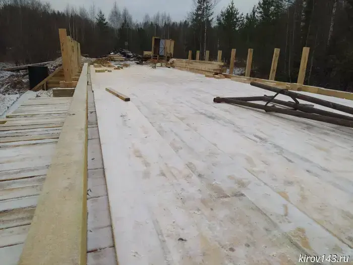 Repair work on the bridge over the Orlovitsa in Nagorsky District is nearing completion.