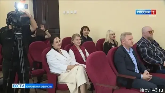 Сотрудников ГТРК «Вятка» наградили за вклад в безопасность движения