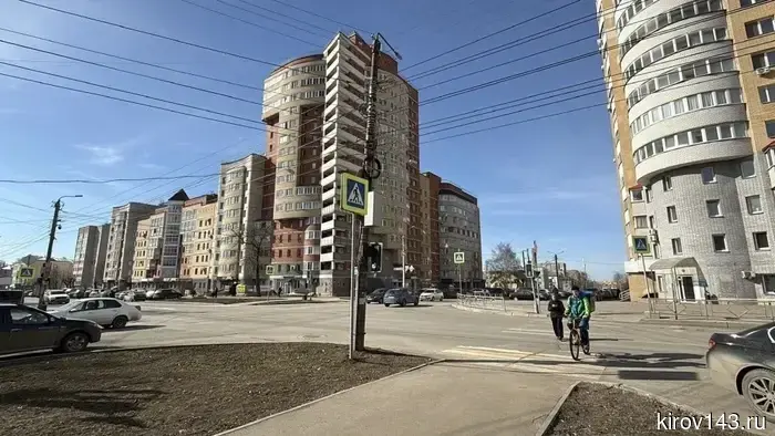 В Кирове на перекрестке Горького и Маклина изменят работу светофоров