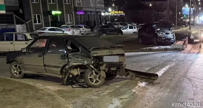 В Кирове разыскивают водителя, который скрылся после ДТП: есть пострадавший