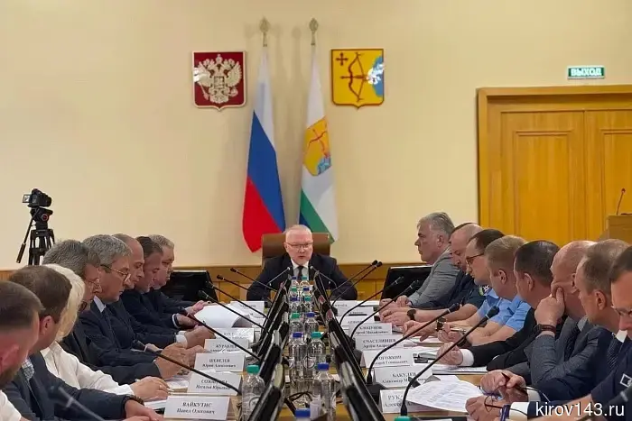 Прошло первое заседание оперативного штаба, посвященное обеспечению топливом Кировской области.