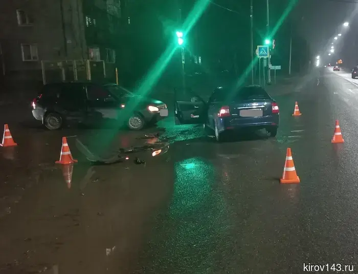 В Слободском произошел конфликт из-за дороги между «Калиной» и «Приорой».