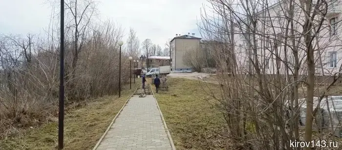 В Слободском стартовали работы по благоустройству набережной.