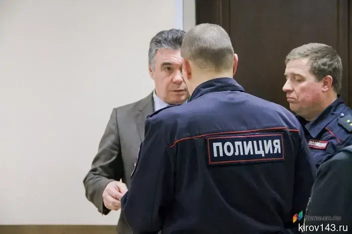 The traces of the billion-dollar embezzlers Kintzler led to the convicted Colonel Voronov.