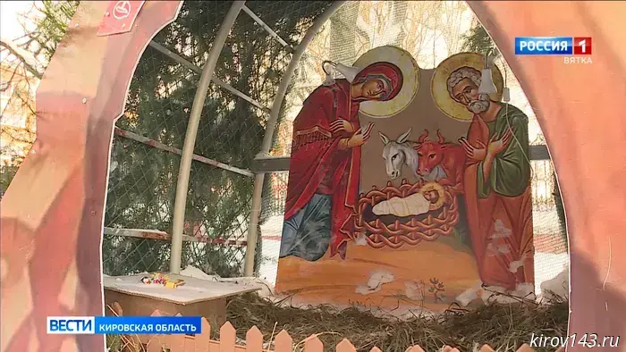 Храмы Кировской области украсили к Рождеству Христову