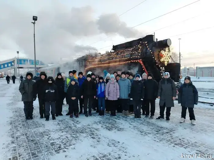 More than 2,000 passengers rode on retro trains in Kirov during the New Year holidays.