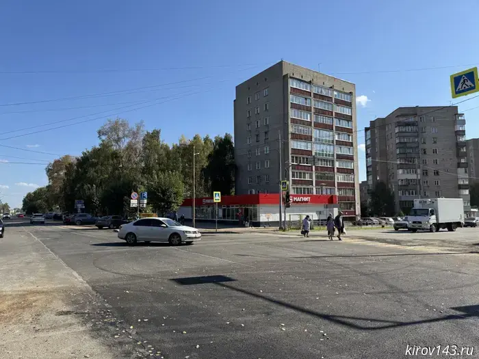In Kirov, Surikov Street has been opened to traffic, but Nekrasova Street is still closed.