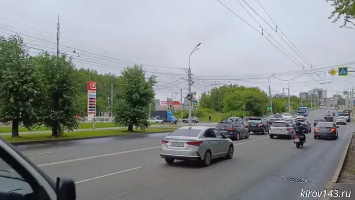 On July 4th, road congestion is rated 3 out of 10.