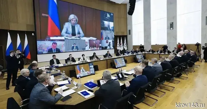 Игорь Комаров провел заседание Совета округа