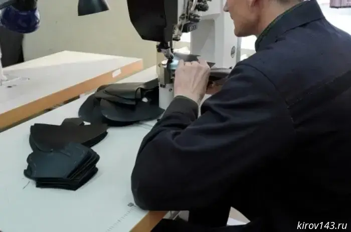 Кировский обувной завод намерен наладить сотрудничество с исправительной колонией.