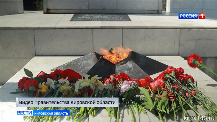 Депутаты Андрей Березин и Борис Веснин поздравили жителей Советска и села Бобино с праздником Дня Победы.