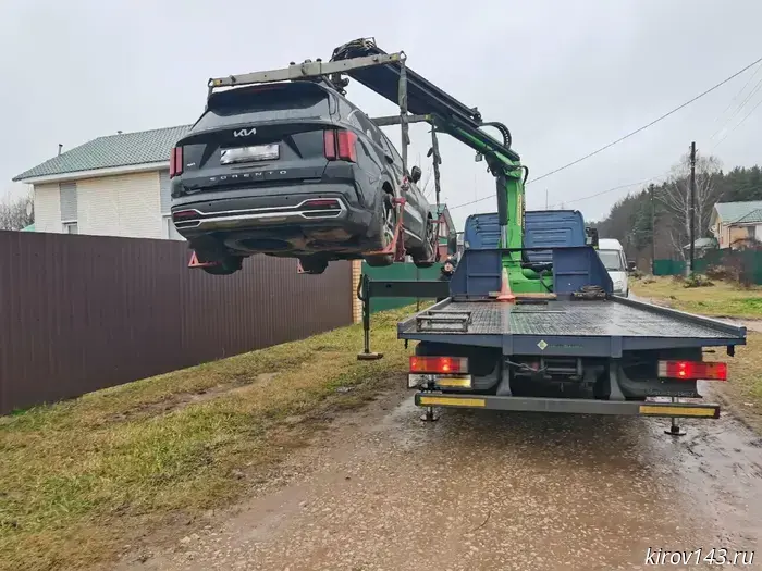 Bailiffs found an imported car hidden by the debtor and will hand it over to the Ministry of Defense.
