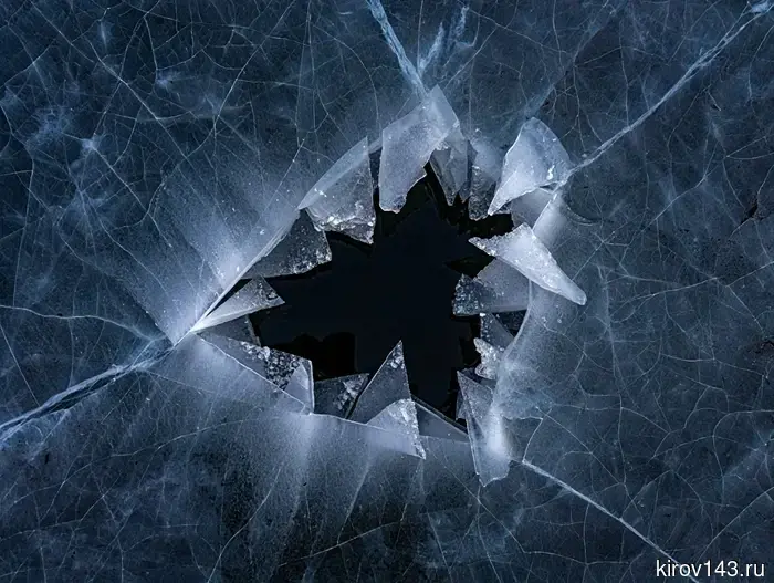 Выбрался на лед и не вернулся: в районе Котельнича проводится поиск рыбака, который провалился под лед.