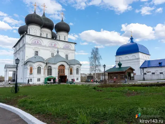 Троицкая родительская суббота: смысл и обычаи