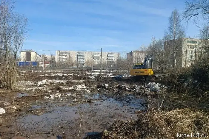 Началась подготовка строительной площадки для бассейна в Слободском.