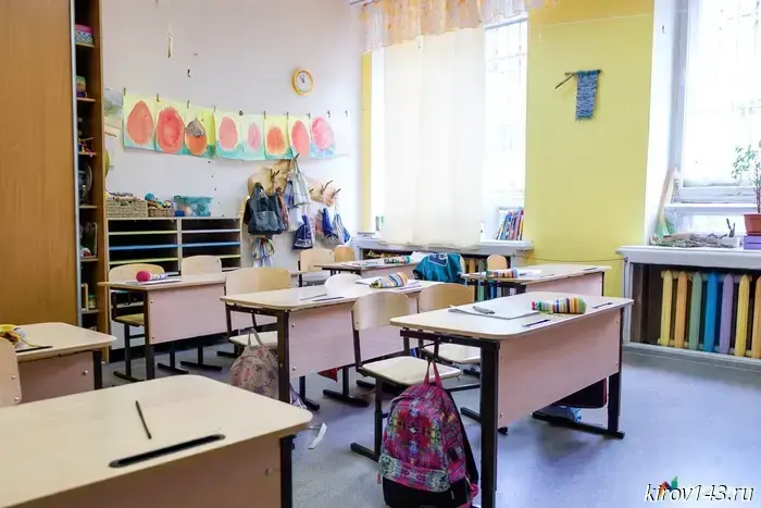 В одной из школ Кирова пытались организовать отбор учащихся в 10-й класс.