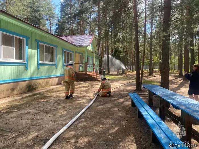 В кировском лагере произошел пожар в одном из корпусов.