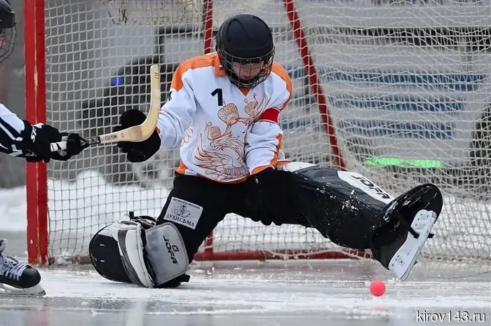 Девушки-хоккеистки приедут в Киров позже.
