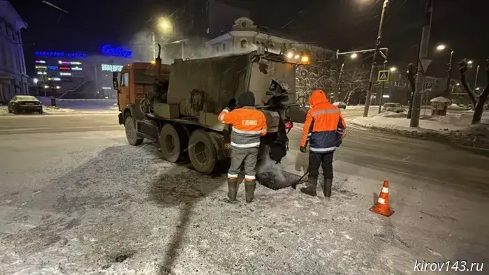 Roads in Kirov began to be repaired after the frosts.