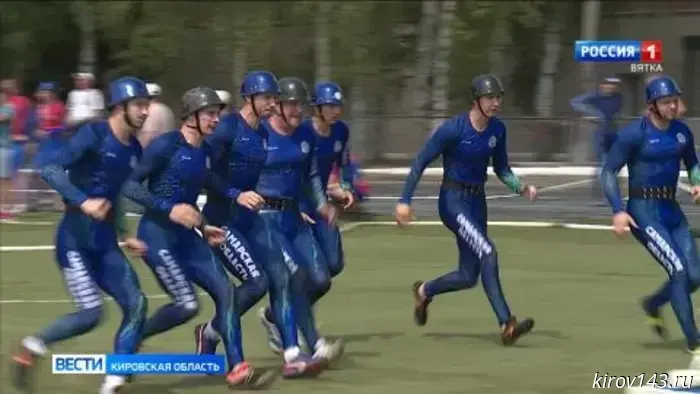 В Кирове состоялся патриотический вечер, посвященный 35-летию основания МЧС России и Дню спасателя.