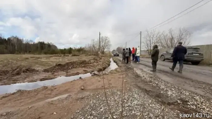 На Ново-Макарьевском кладбище в Кирове были отведены воды от захоронений.