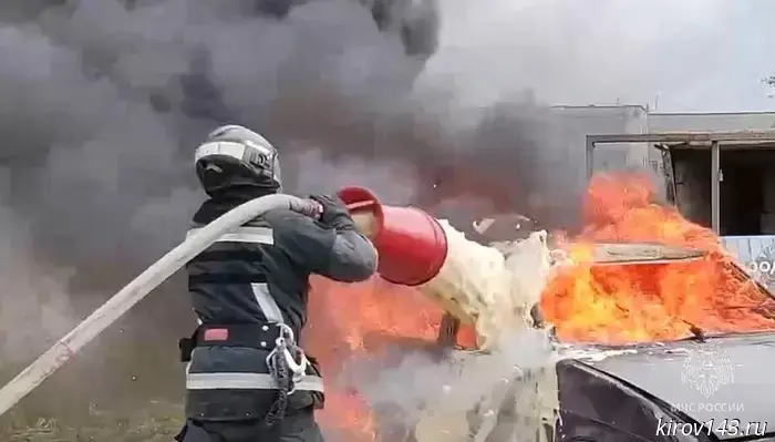 A car burned on Luhanskaya Street.