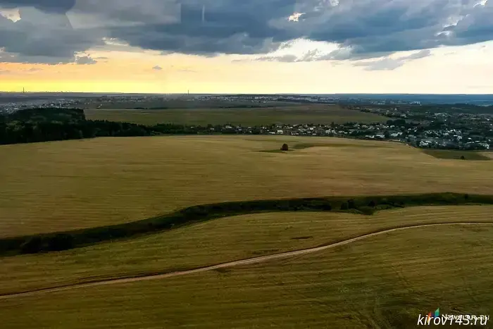 The grain harvest is nearing completion in Kirov Oblast.