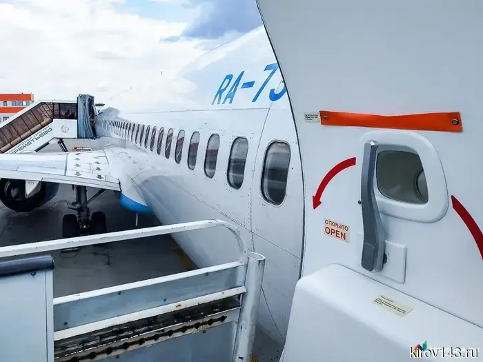 Должникам повсеместно ограничивают выезд за границу.