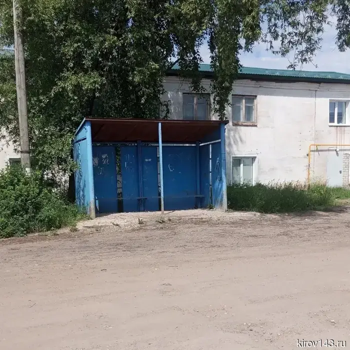 Жители Белой Холуницы, столкнувшиеся с отменой автобусов, вынуждены прибегать к такси.