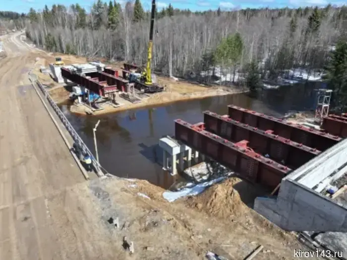 В Подосиновском районе продолжается реконструкция моста через реку Пушма на дороге Пинюг — Скрябино