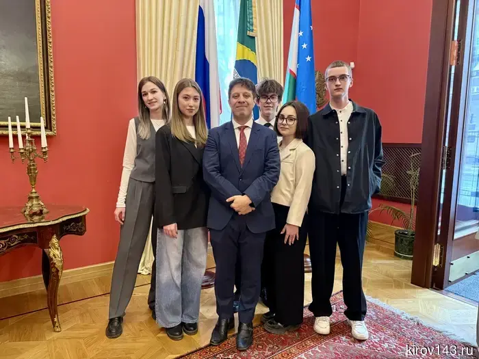 Практика в дипломатическом формате: студенты-переводчики ВятГУ посетили Посольство Бразилии в Москве