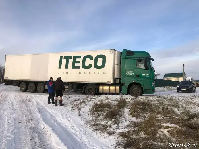 A truck blocked the exit from Lubyagino.