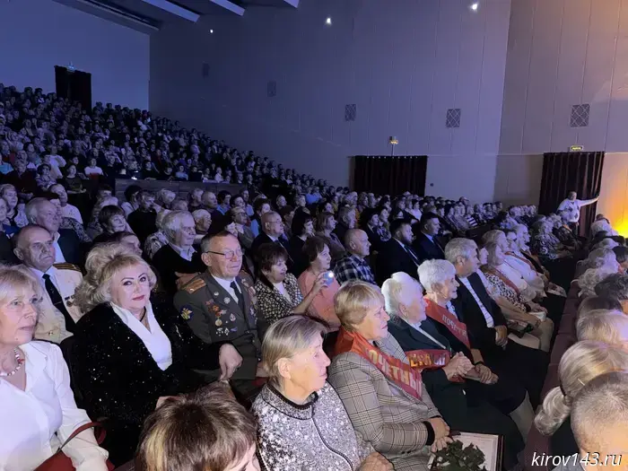 Oleg Valenchuk congratulated veterans on the holiday of wisdom and respect.