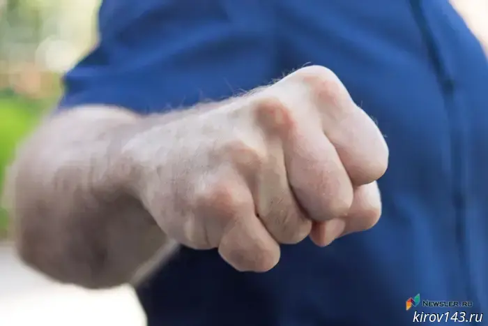 A Kirov resident had his head smashed in outside a bar.