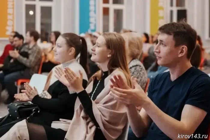 Научный стендап, организованный СНО ВятГУ, стал замечательным новогодним подарком для всех любителей интеллектуального шоу.